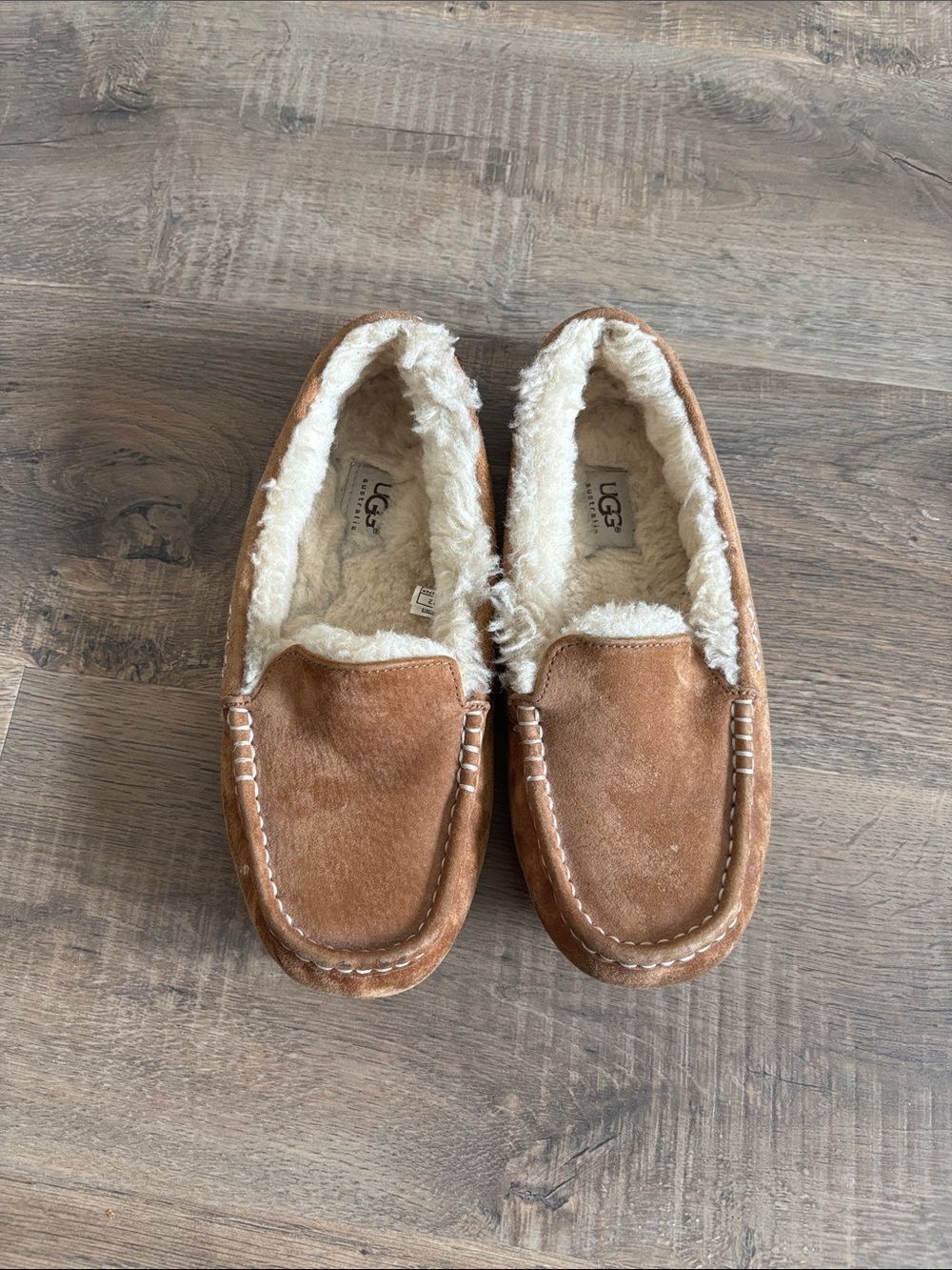 UGG Ansley slippers in chestnut size 9 Moccasin Slippers